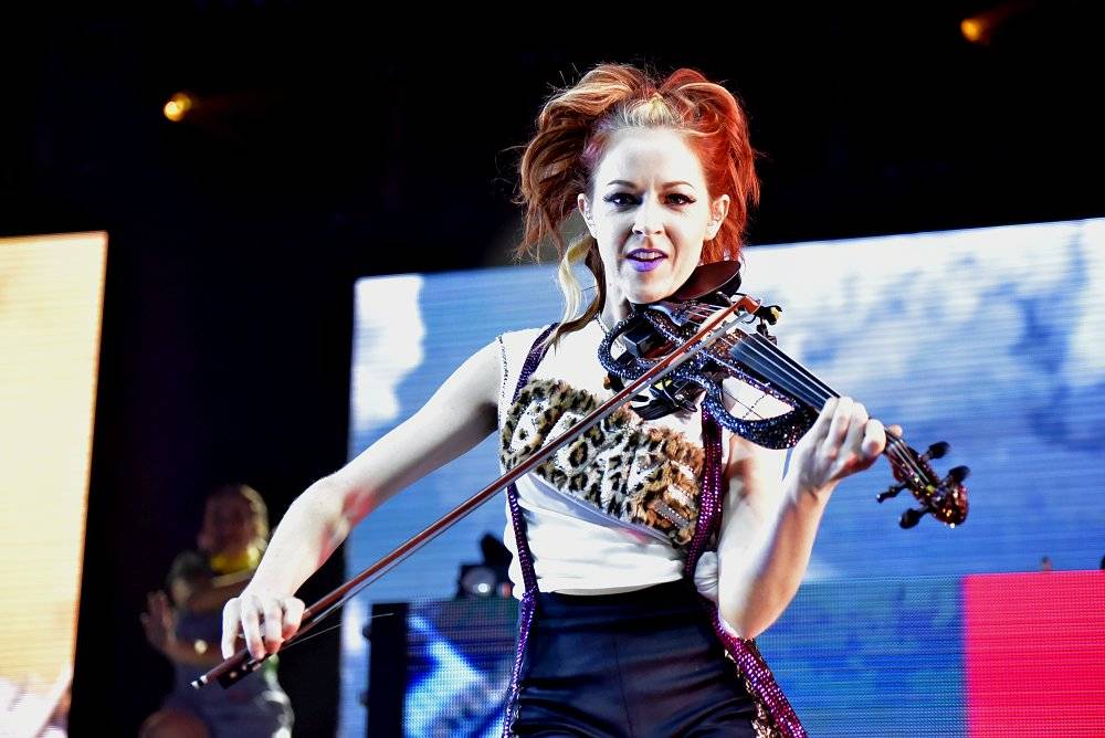 Lindsey Stirling, houslistka, skladatelka a tanečnice z Kalifornie, se vrátila do Prahy