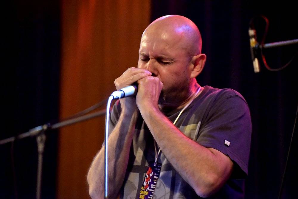 Kolínem zněly žánry blues i jižanský rock, hráli David Evans, Luboš Andršt a Pumpa