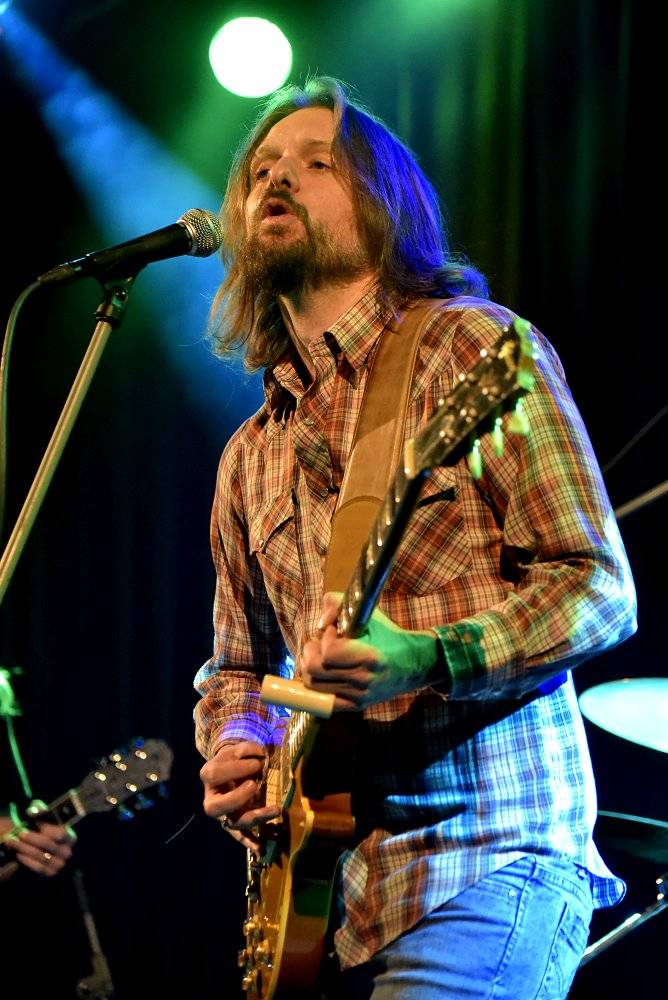 Kolínem zněly žánry blues i jižanský rock, hráli David Evans, Luboš Andršt a Pumpa