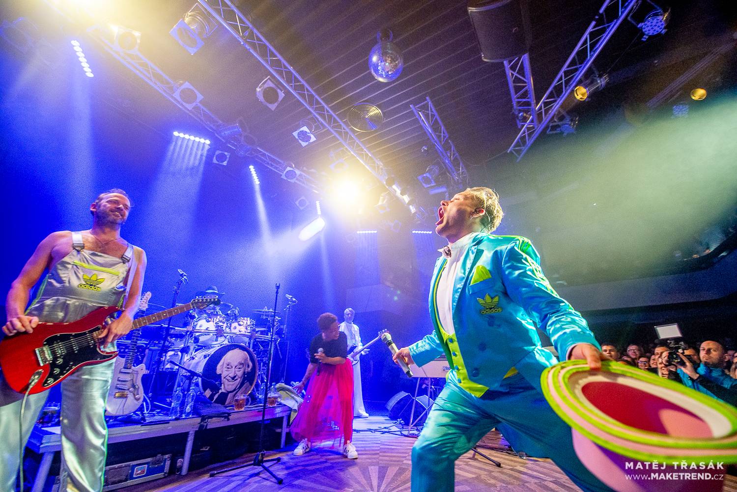 Monkey Business pokřtili v Lucerna Music Baru novou desku. S Tonyou Graves i Annou Fialovou