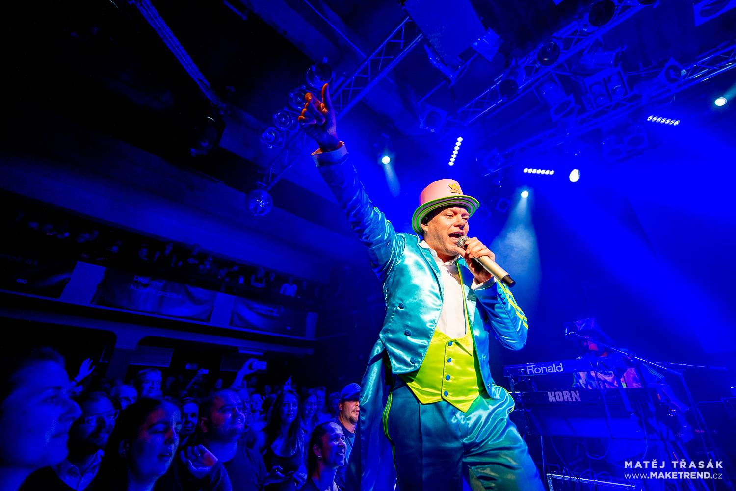 Monkey Business pokřtili v Lucerna Music Baru novou desku. S Tonyou Graves i Annou Fialovou