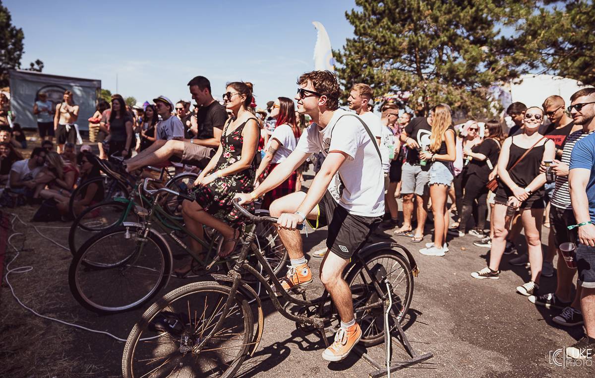 Rock For People začal s Bring Me The Horizon, Kodaline, You Me At Six, Flogging Molly nebo Idles