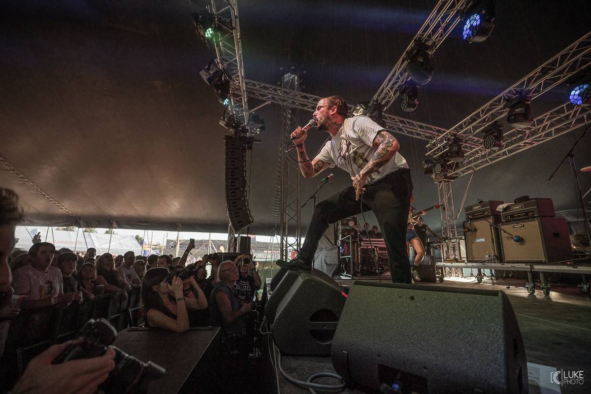 Rock For People začal s Bring Me The Horizon, Kodaline, You Me At Six, Flogging Molly nebo Idles