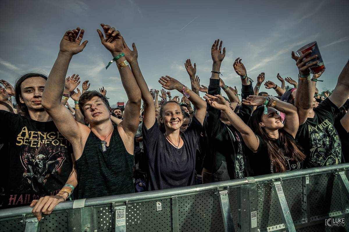 Rock For People začal s Bring Me The Horizon, Kodaline, You Me At Six, Flogging Molly nebo Idles