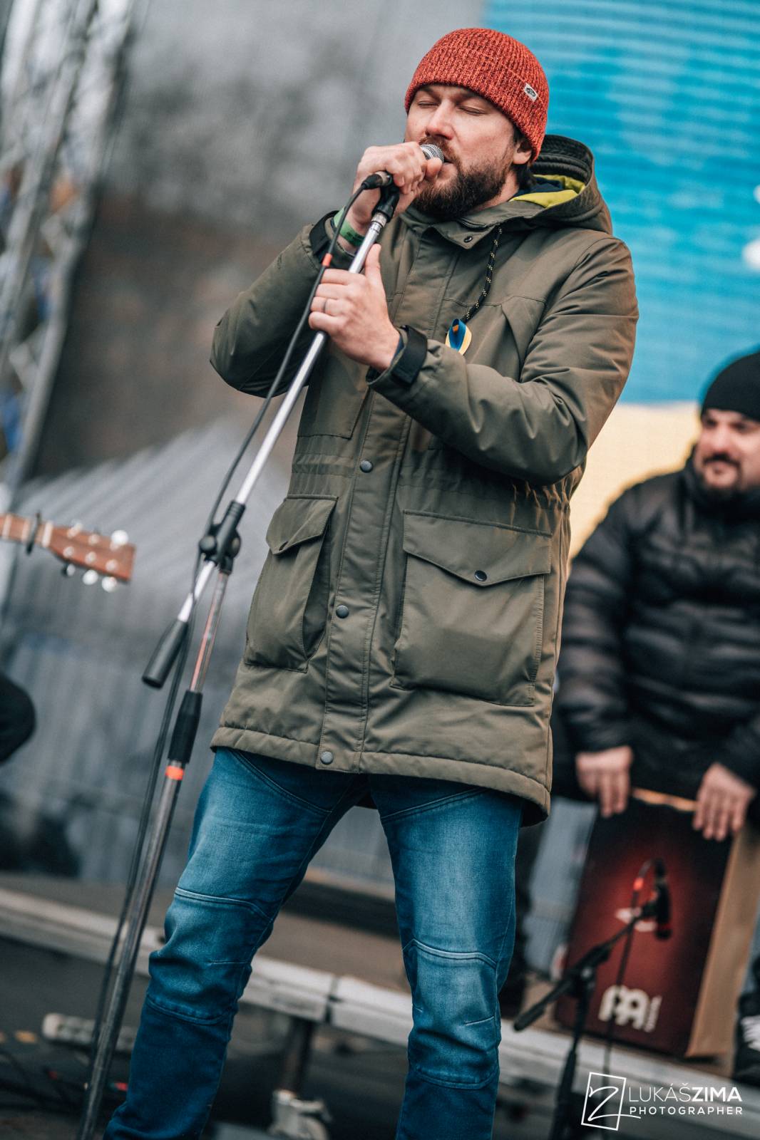 Srdcovka uspořádala na Proseku koncert pro Ukrajinu, vystoupili Adam Mišík, O5 a Radeček nebo Support Lesbiens