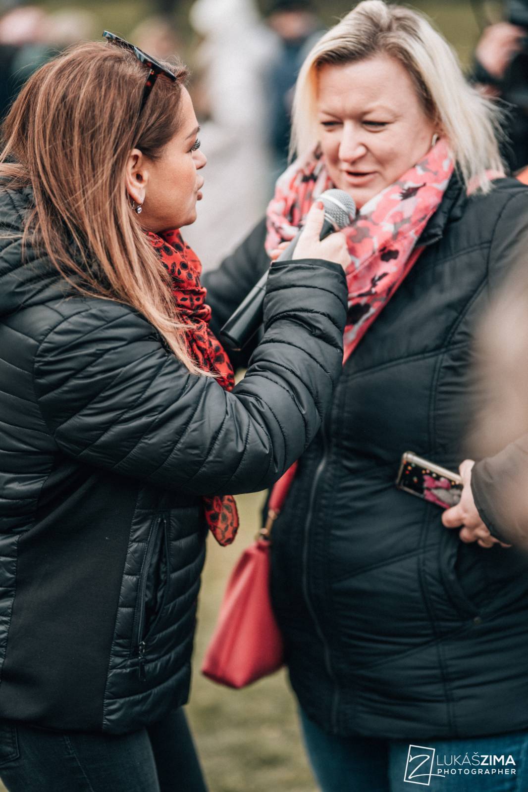 Srdcovka uspořádala na Proseku koncert pro Ukrajinu, vystoupili Adam Mišík, O5 a Radeček nebo Support Lesbiens