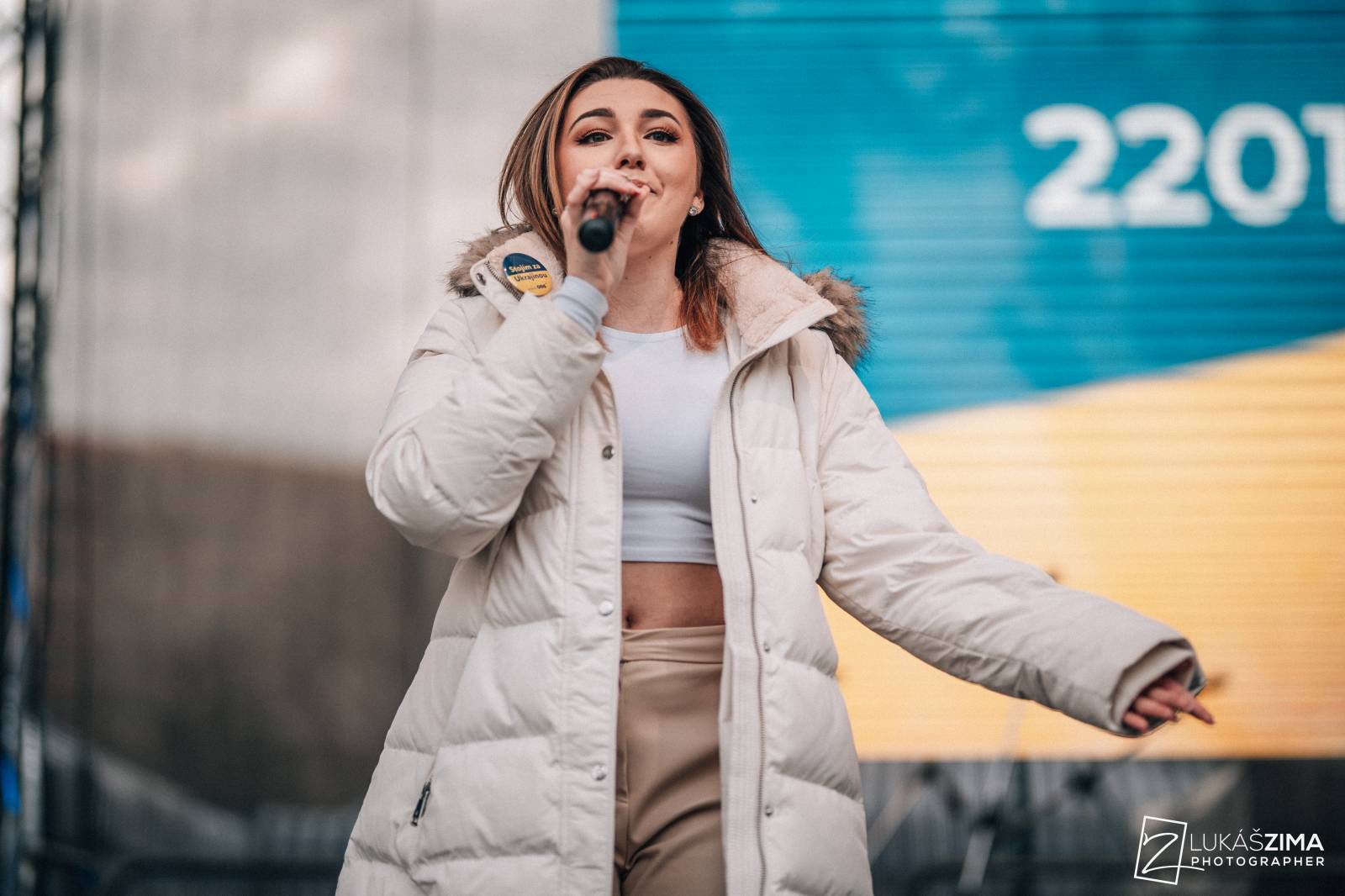 Srdcovka uspořádala na Proseku koncert pro Ukrajinu, vystoupili Adam Mišík, O5 a Radeček nebo Support Lesbiens