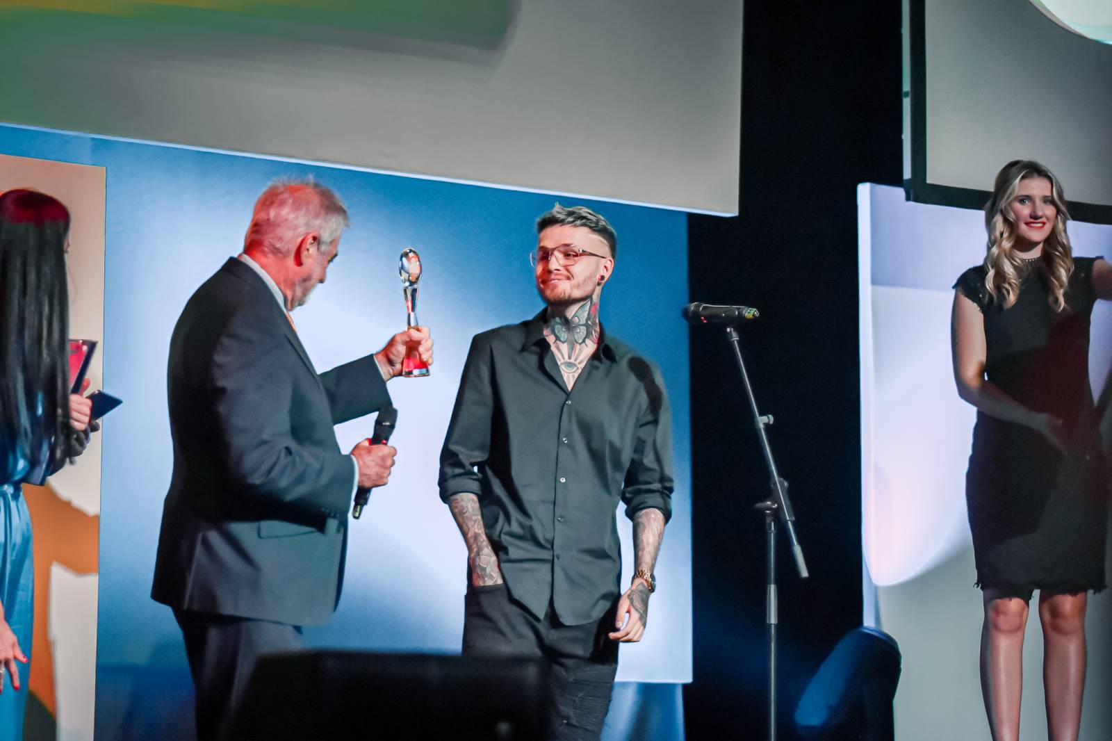 Ceny OSA ovládl Marek Ztracený, ocenění získali i Viktor Sheen a Prokop Holoubek