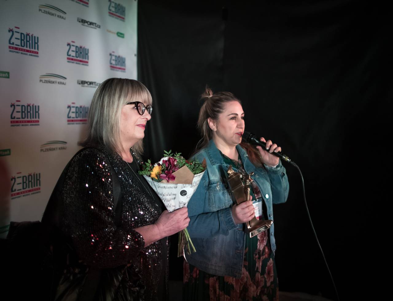 VIDEOROZHOVOR | Katka a David Žbirkovi: Jsme překvapení, kolik na Sunnbrellu chodí v Česku lidí