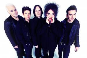 Nejočekávanější koncerty podzimu (I.): Míří k nám The Cure, PJ Harvey i hvězda hitparád Twenty One Pilots