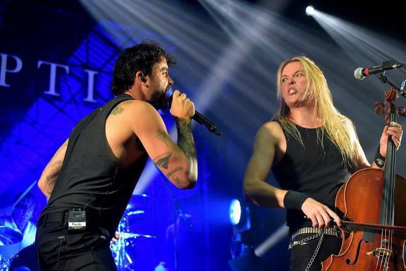 Hudební únor: Koncerty u nás odehrají Lindsey Stirling, HammerFall i Apocalyptica, Grammy poznají vítěze