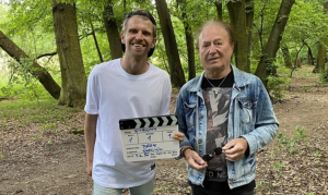 TOP 6 videoklipů týdne: Petr Janda, Nebe nebo Sebastian zpívají o návratu k přírodě, Slza chce být o samotě