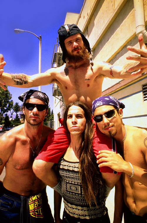 LIVE: Jaký byl první koncert Red Hot Chili Peppers v Praze?